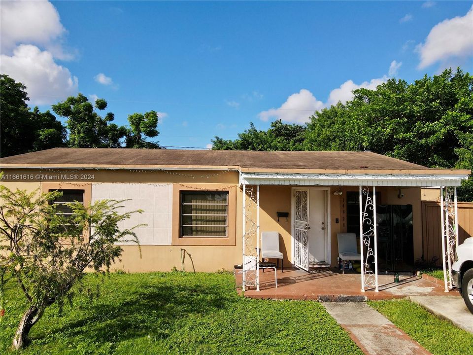 For Sale: $399,000 (3 beds, 2 baths, 1332 Square Feet)