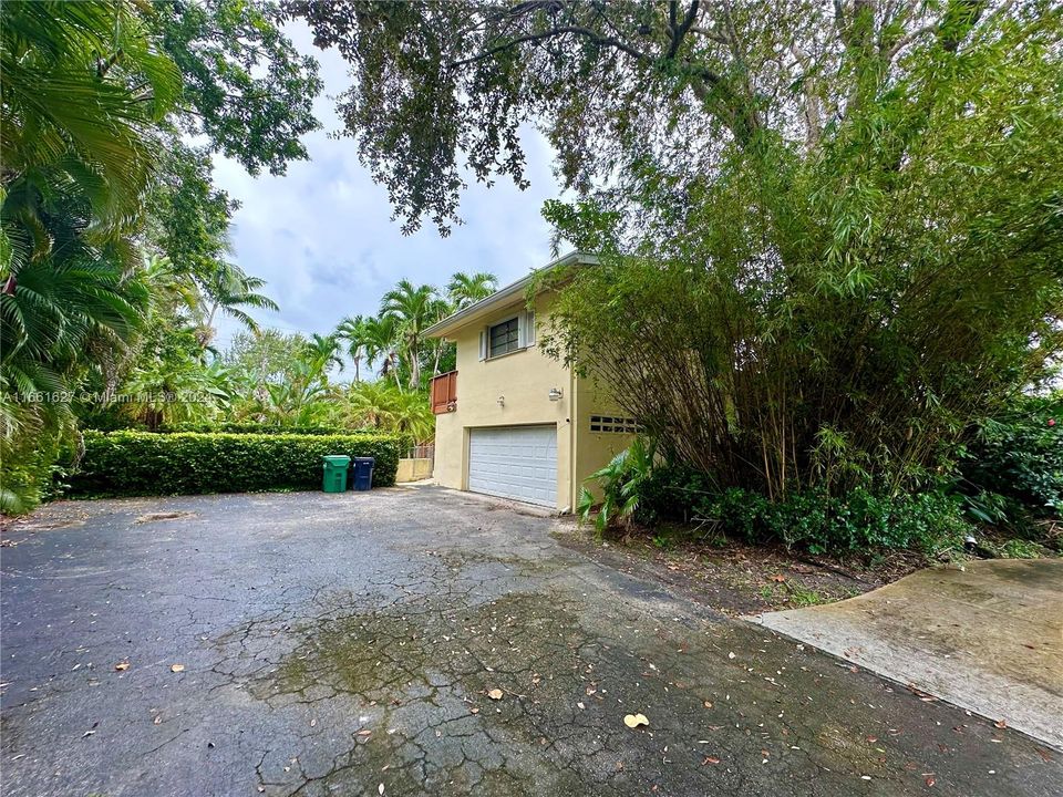 For Sale: $1,560,000 (3 beds, 2 baths, 2184 Square Feet)