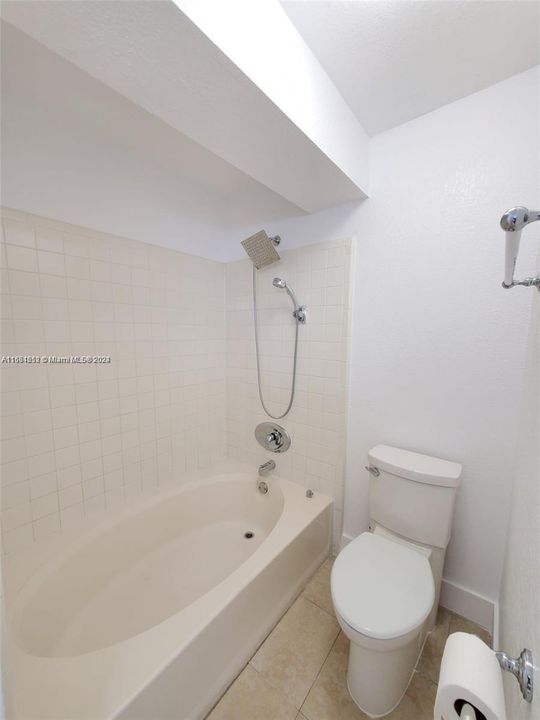 For Rent: $2,499 (2 beds, 2 baths, 1053 Square Feet)