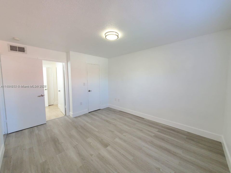 For Rent: $2,499 (2 beds, 2 baths, 1053 Square Feet)