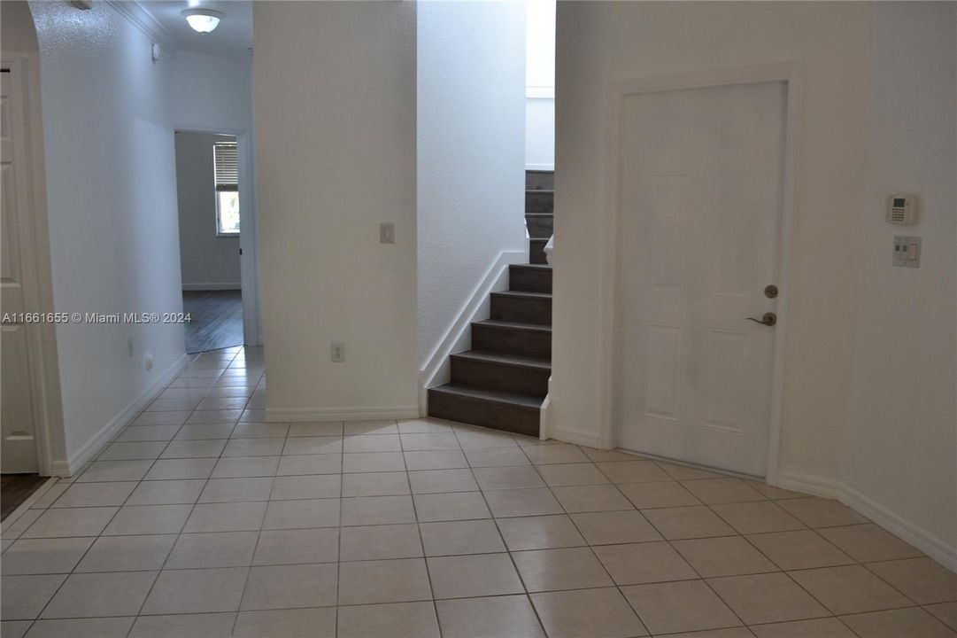 For Rent: $3,000 (3 beds, 2 baths, 1491 Square Feet)