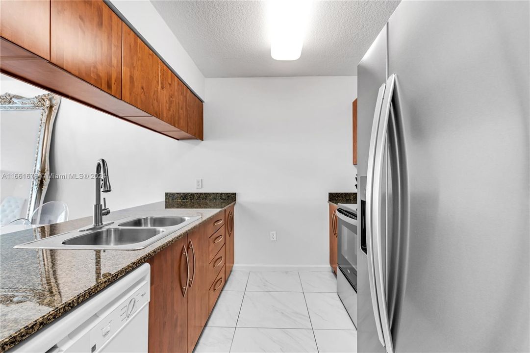 For Sale: $539,900 (1 beds, 1 baths, 778 Square Feet)