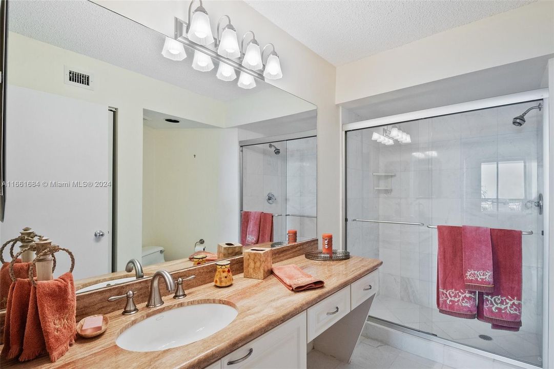 For Sale: $529,000 (2 beds, 2 baths, 1181 Square Feet)