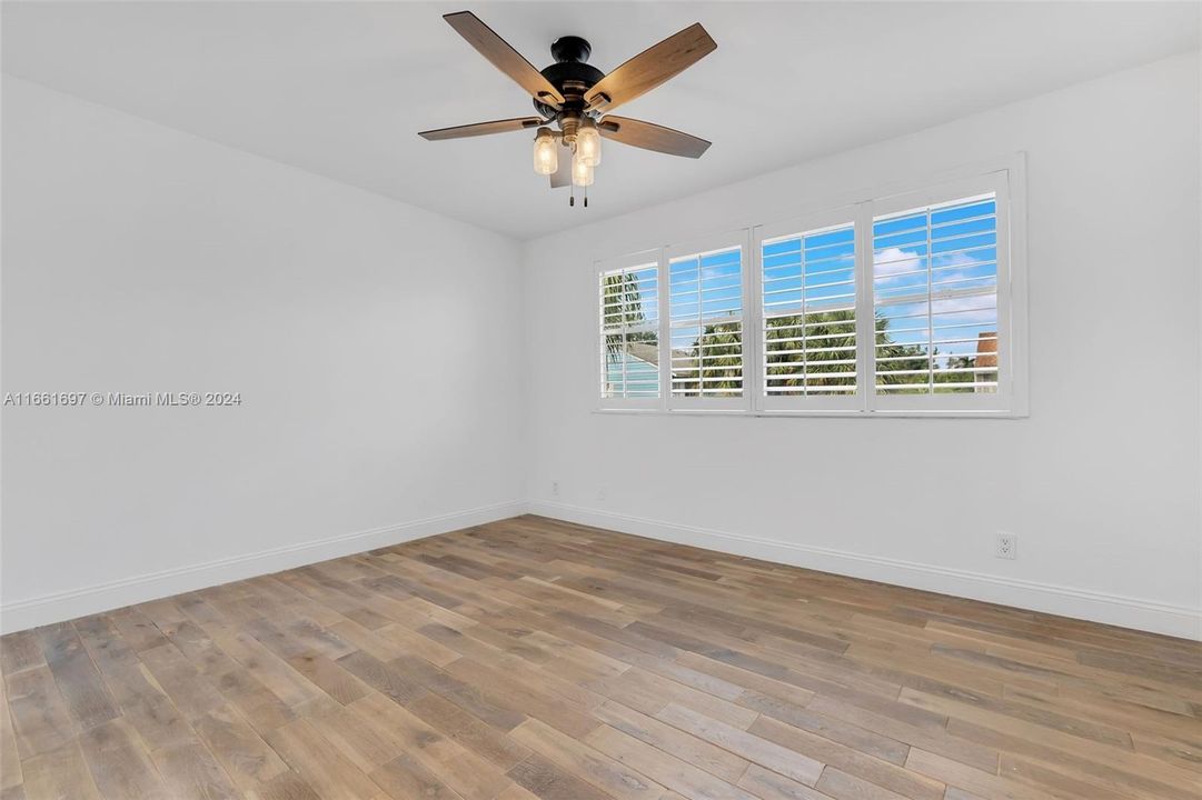 For Sale: $439,000 (2 beds, 2 baths, 1018 Square Feet)