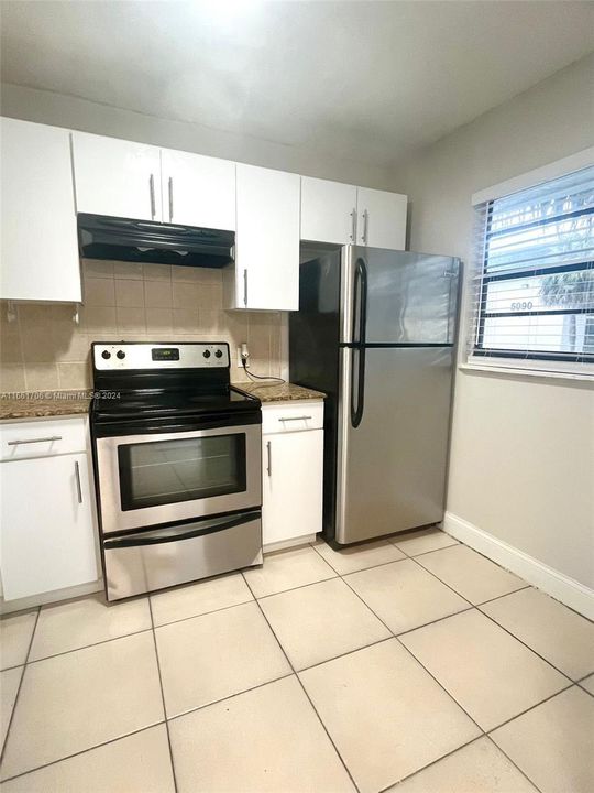 BRAND NEW MODERN KITCHEN