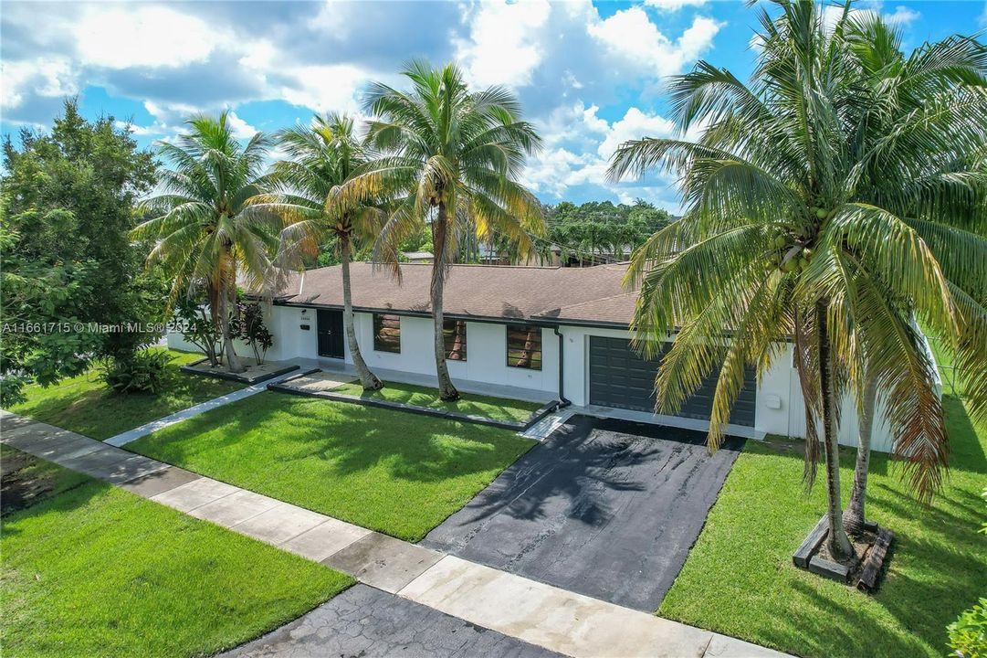 For Sale: $690,000 (4 beds, 2 baths, 2098 Square Feet)