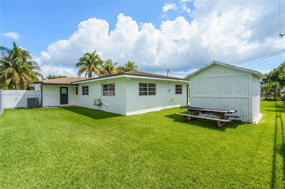 For Sale: $690,000 (4 beds, 2 baths, 2098 Square Feet)