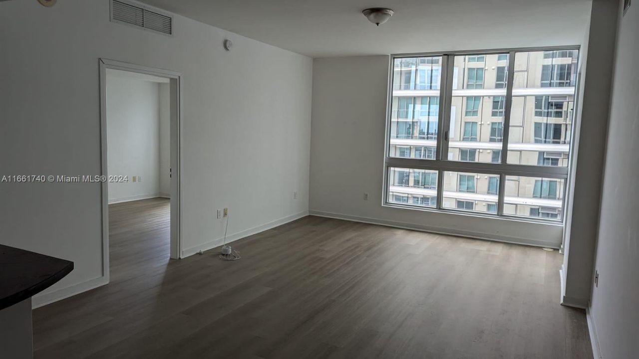 For Rent: $3,900 (2 beds, 2 baths, 1034 Square Feet)