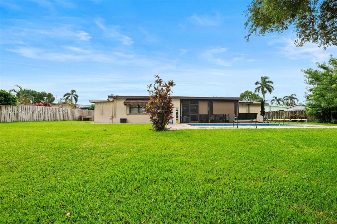 For Sale: $670,000 (4 beds, 2 baths, 1743 Square Feet)