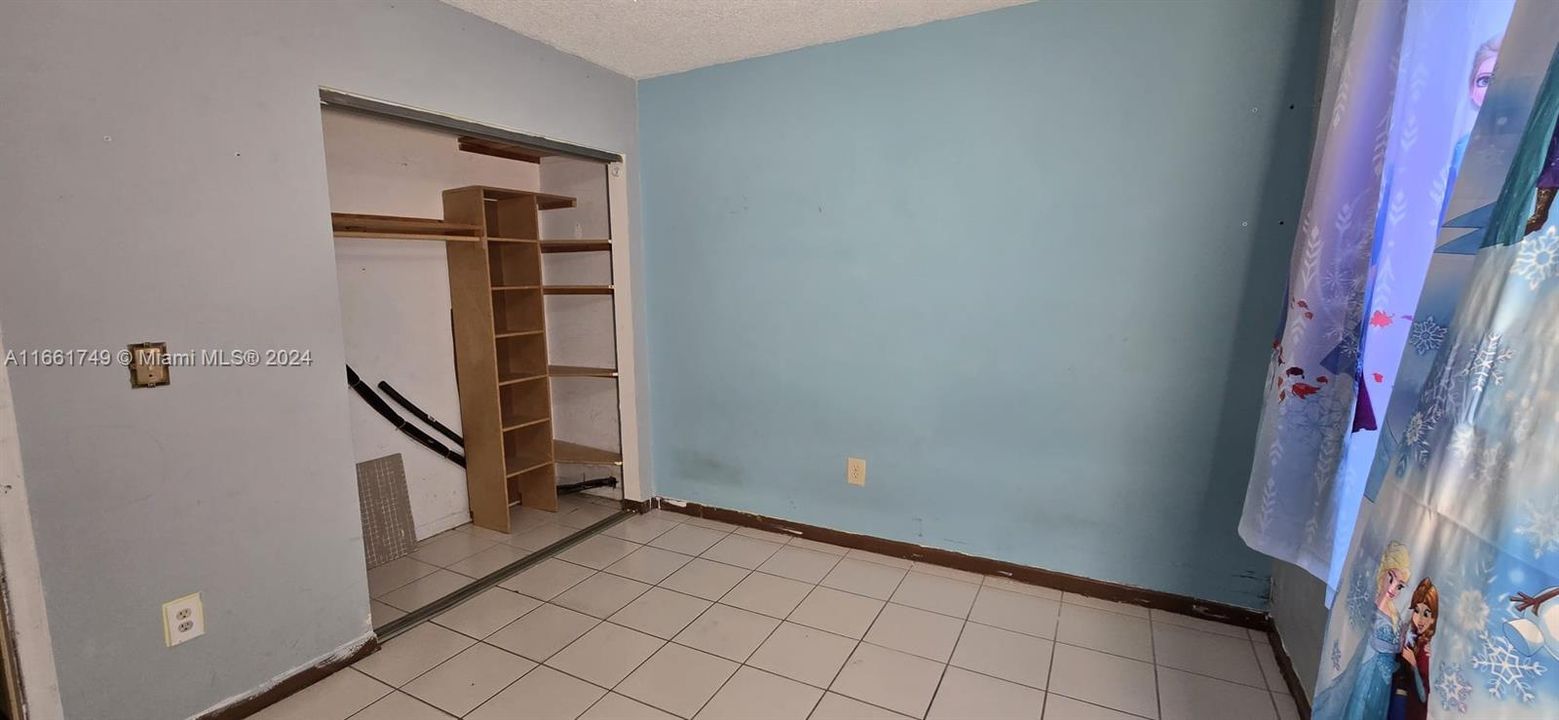 For Sale: $285,000 (2 beds, 2 baths, 747 Square Feet)