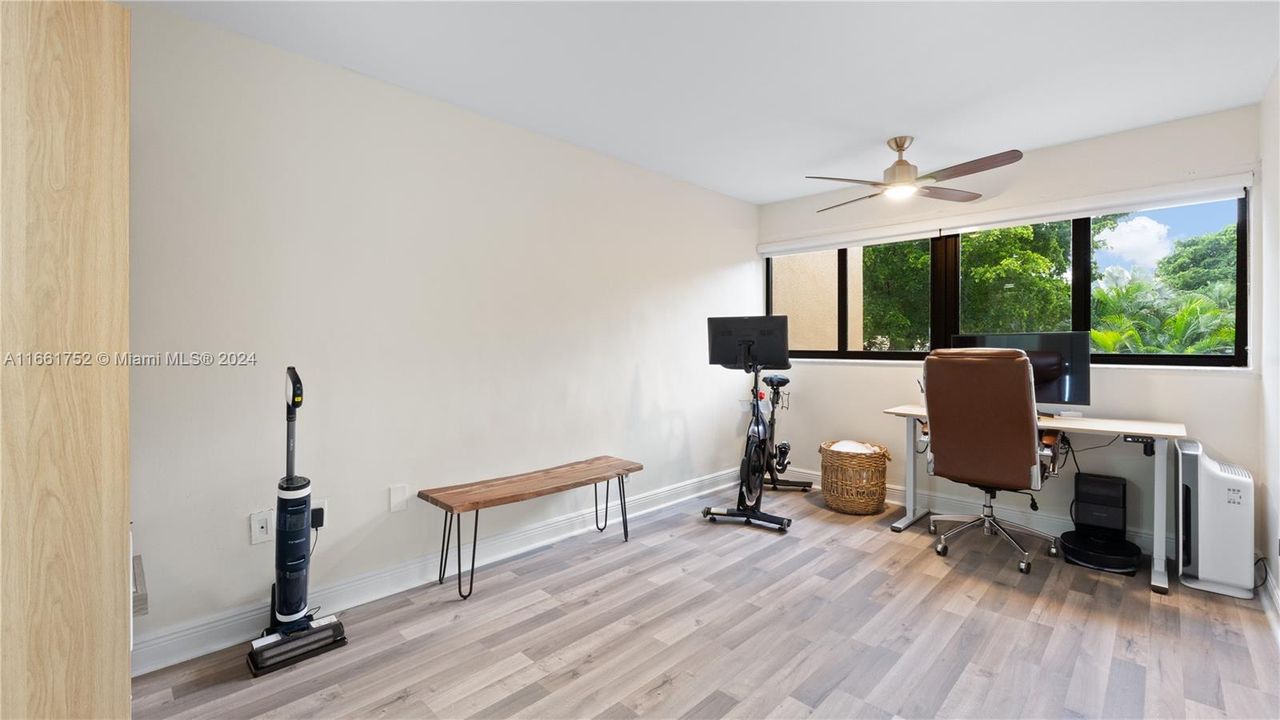 For Sale: $429,000 (3 beds, 2 baths, 1240 Square Feet)