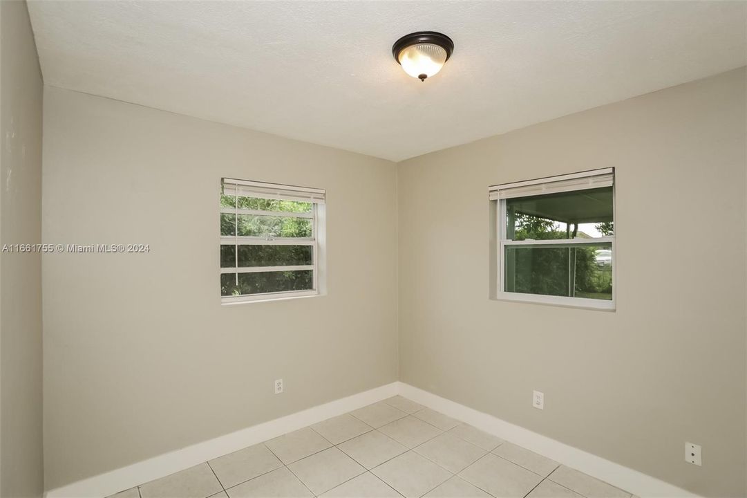 For Rent: $2,695 (4 beds, 2 baths, 1056 Square Feet)