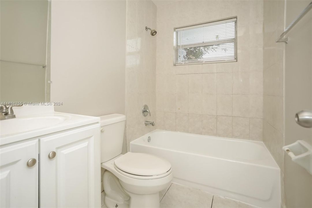 For Rent: $2,695 (4 beds, 2 baths, 1056 Square Feet)