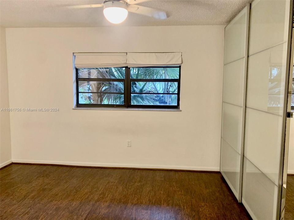 For Rent: $3,000 (2 beds, 2 baths, 860 Square Feet)