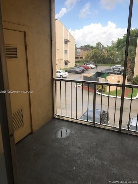 For Rent: $1,850 (1 beds, 1 baths, 693 Square Feet)