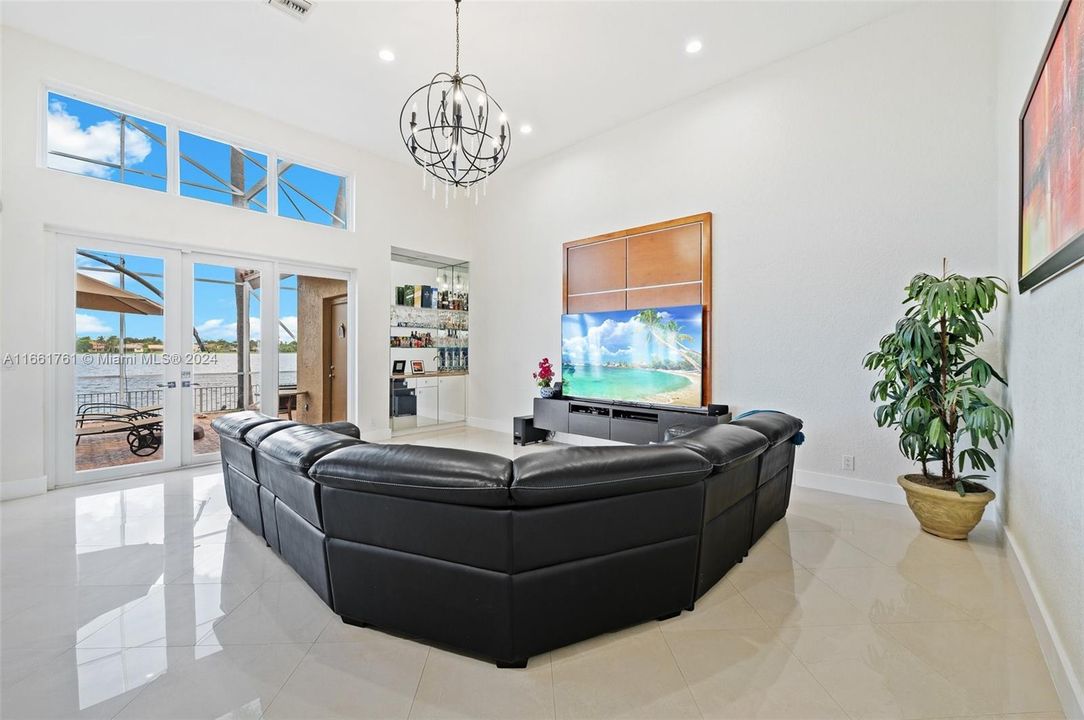 Active With Contract: $1,100,000 (4 beds, 2 baths, 3127 Square Feet)