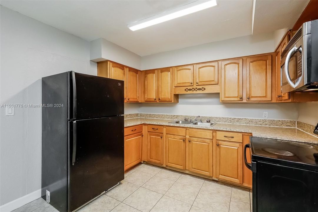 For Rent: $2,590 (3 beds, 2 baths, 1164 Square Feet)