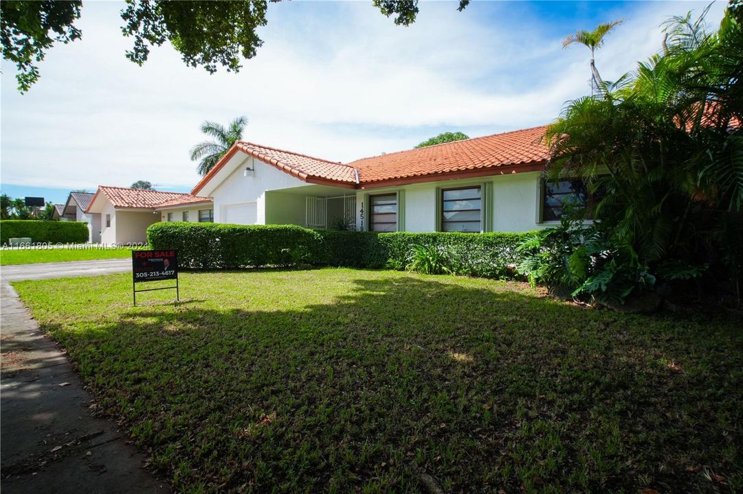 For Sale: $675,000 (3 beds, 2 baths, 1843 Square Feet)