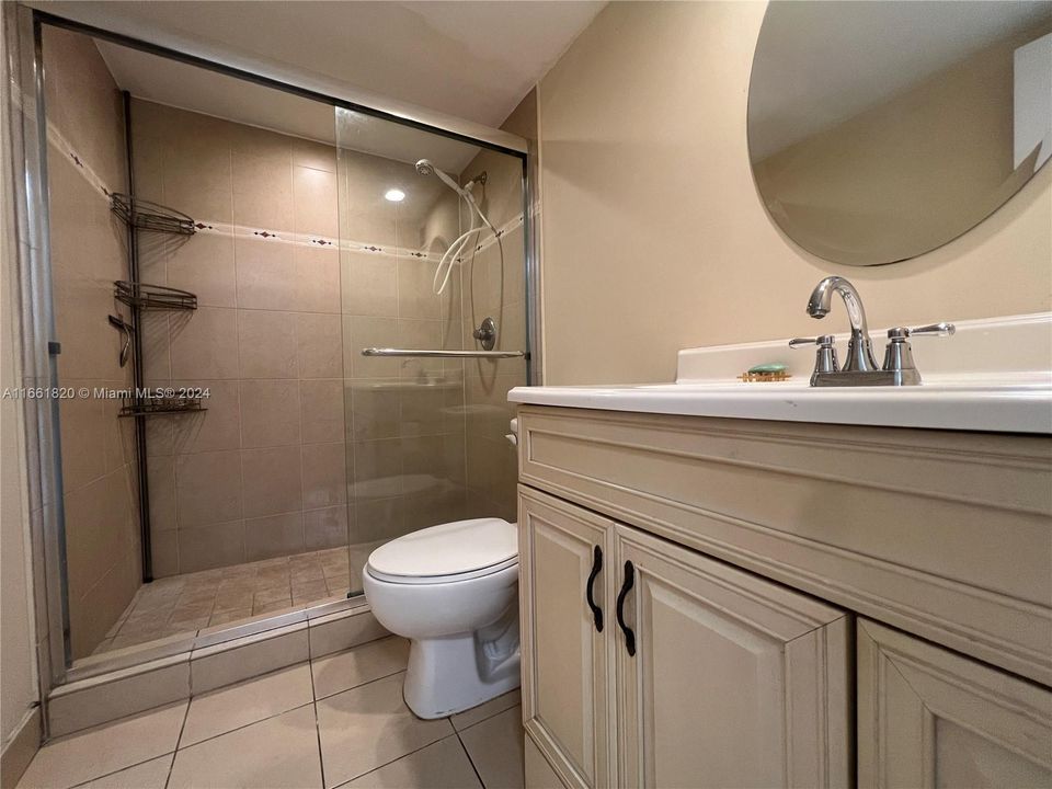 2nd Bathroom