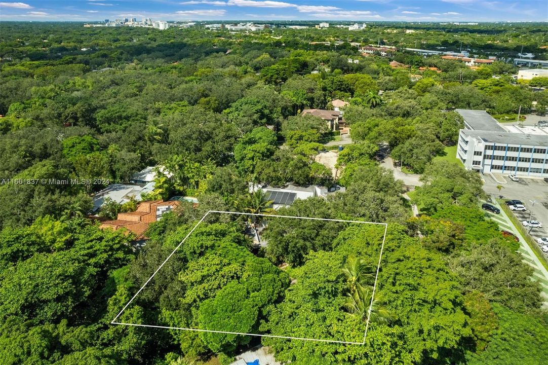 На продажу: $1,499,000 (0.14 acres)