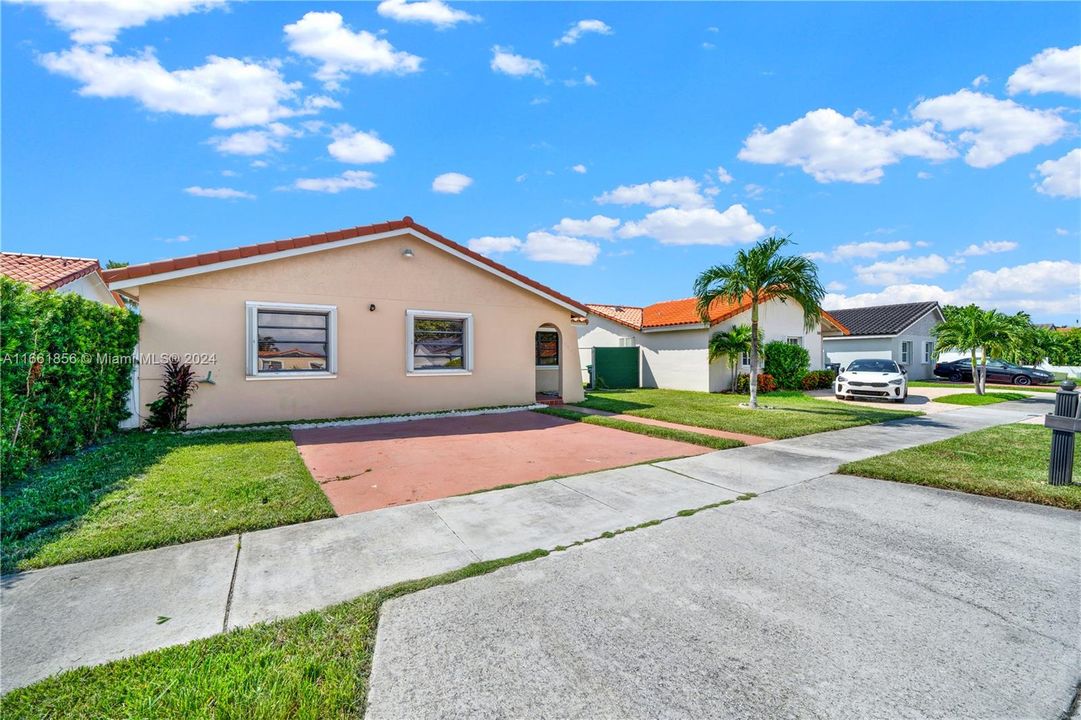 For Sale: $630,000 (4 beds, 2 baths, 1566 Square Feet)