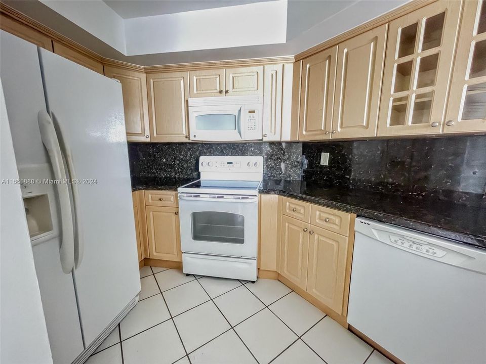 For Rent: $3,000 (2 beds, 2 baths, 1020 Square Feet)