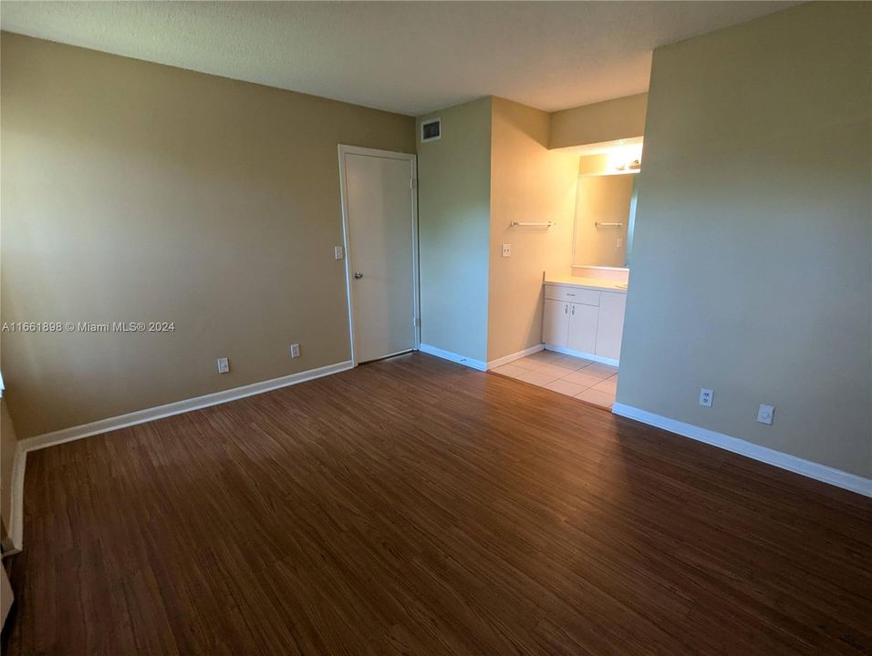 For Rent: $1,750 (2 beds, 2 baths, 768 Square Feet)