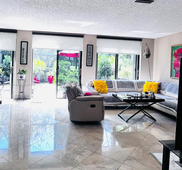 En Venta: $647,851 (3 camas, 2 baños, 1712 Pies cuadrados)