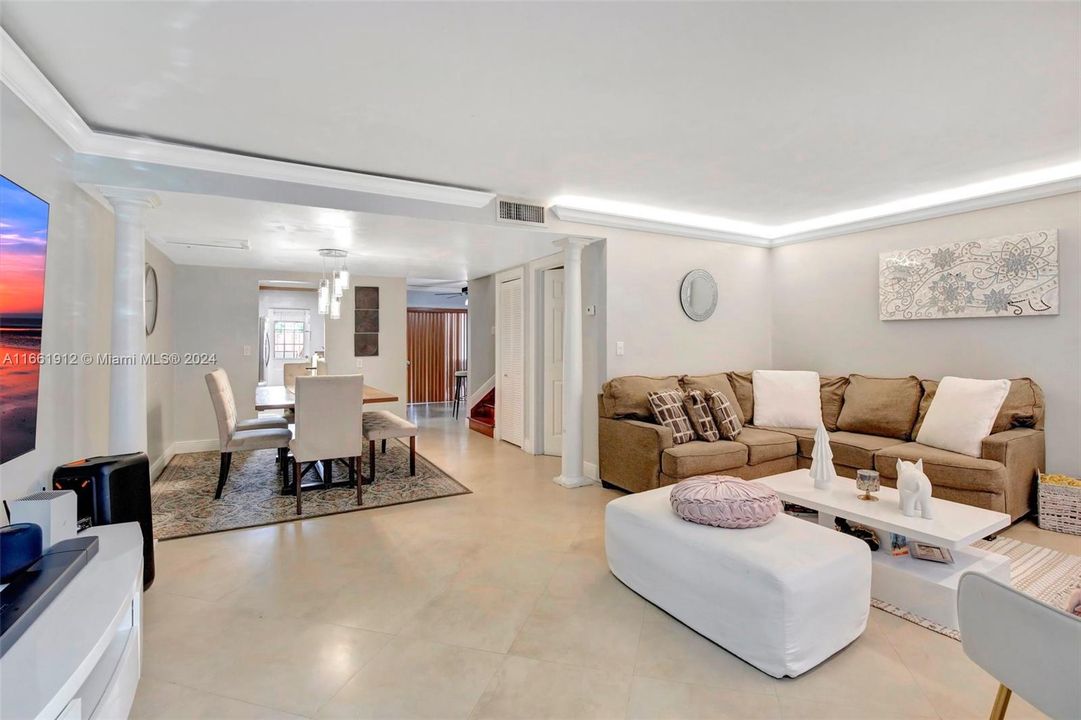 For Sale: $474,900 (2 beds, 2 baths, 1500 Square Feet)