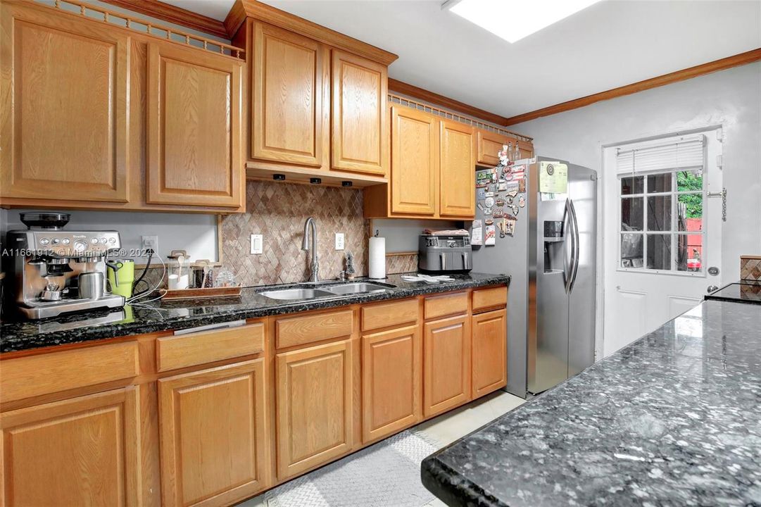 For Sale: $474,900 (2 beds, 2 baths, 1500 Square Feet)