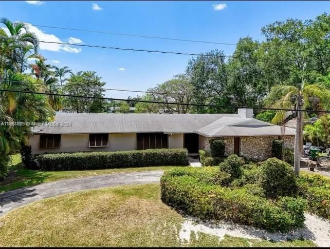 For Sale: $1,645,000 (4 beds, 2 baths, 2422 Square Feet)