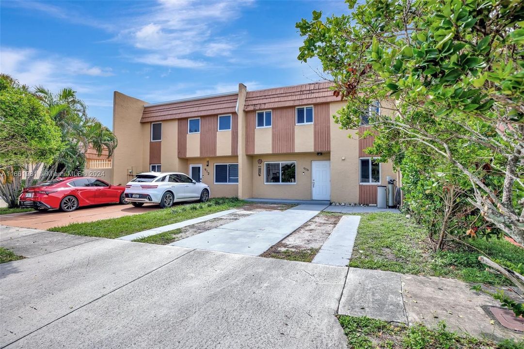 For Sale: $495,000 (3 beds, 2 baths, 1960 Square Feet)