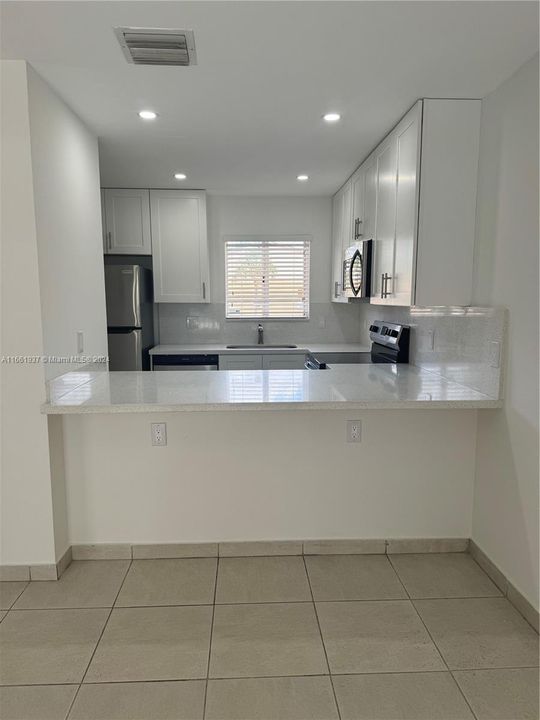 For Rent: $2,650 (3 beds, 2 baths, 1220 Square Feet)