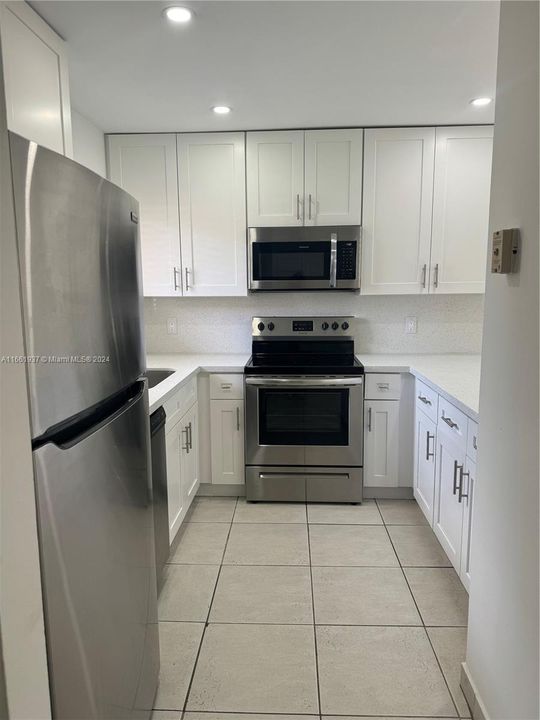 For Rent: $2,650 (3 beds, 2 baths, 1220 Square Feet)