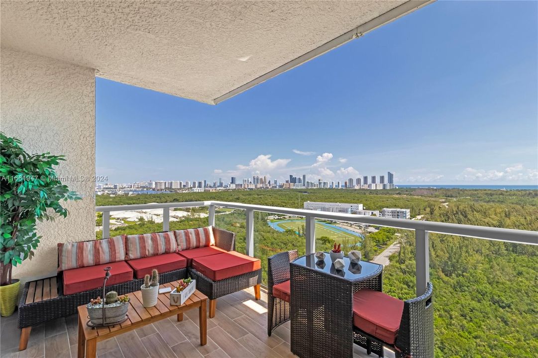 For Sale: $569,500 (2 beds, 2 baths, 1763 Square Feet)