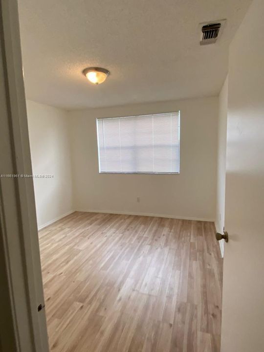 For Rent: $2,475 (3 beds, 2 baths, 1305 Square Feet)