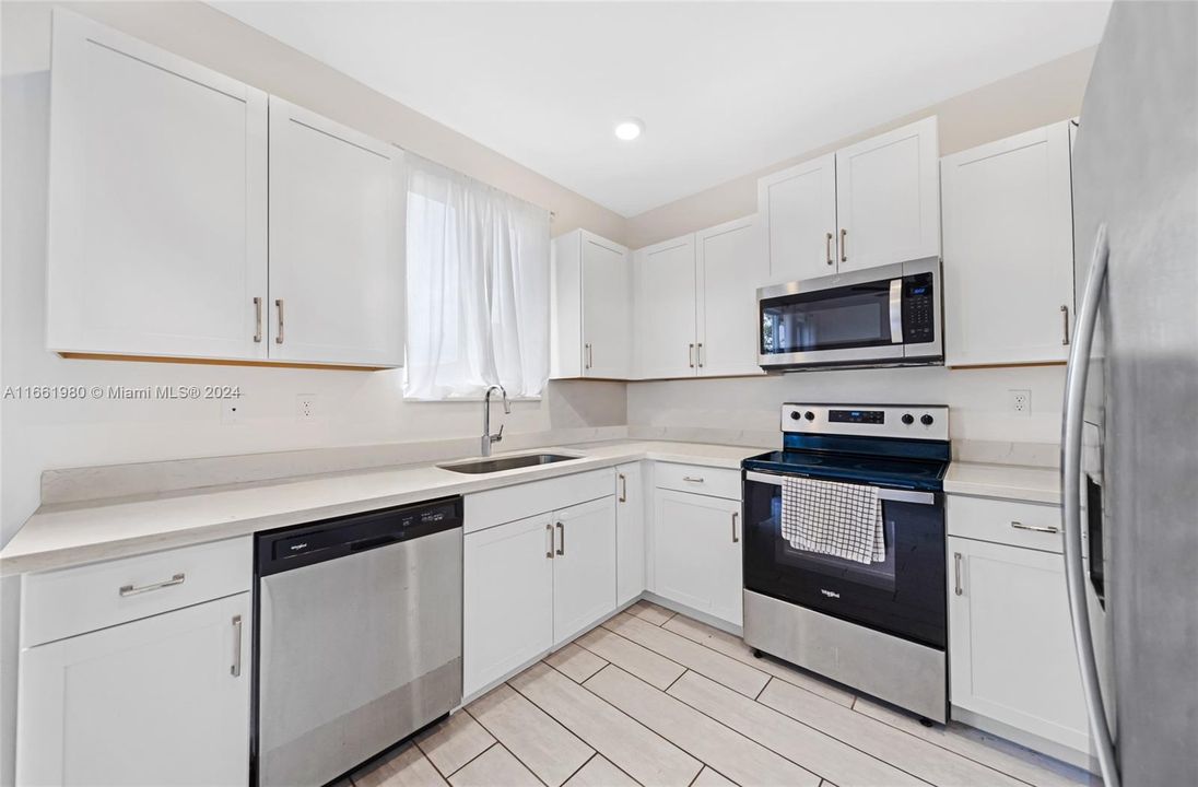 For Sale: $389,900 (3 beds, 2 baths, 1302 Square Feet)