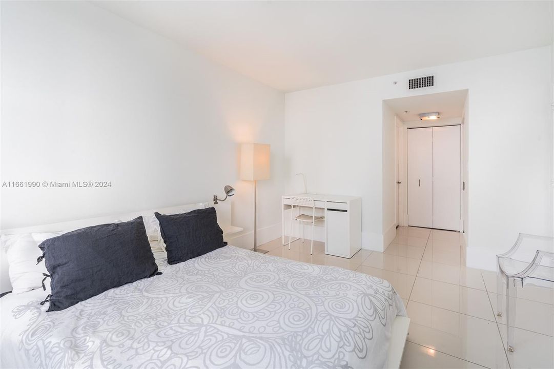 For Sale: $1,290,000 (2 beds, 2 baths, 1147 Square Feet)