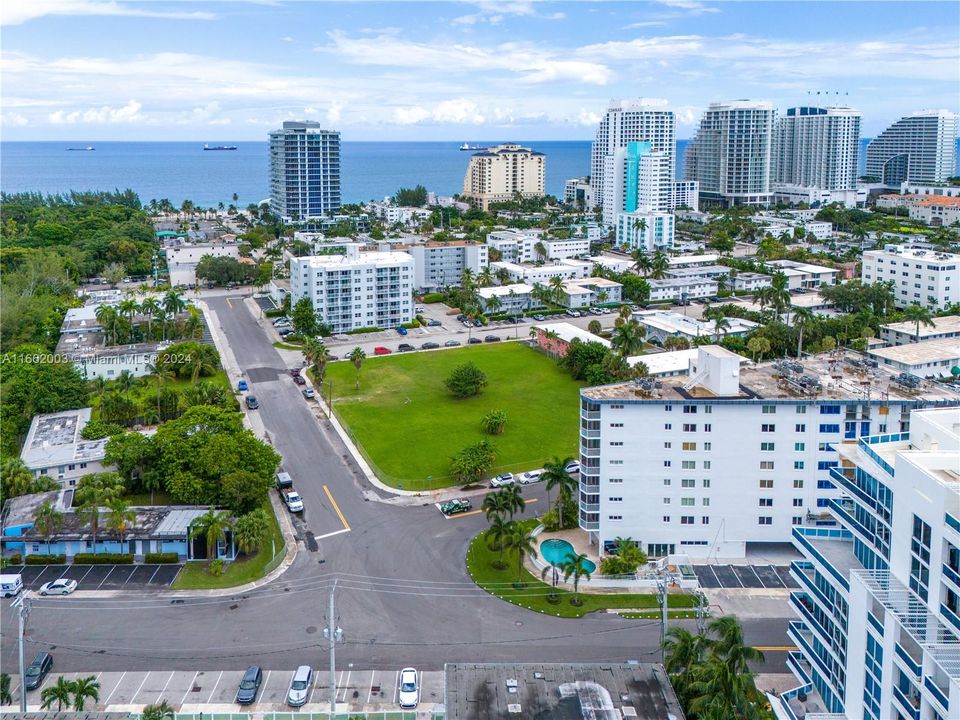 For Sale: $520,000 (2 beds, 2 baths, 1427 Square Feet)