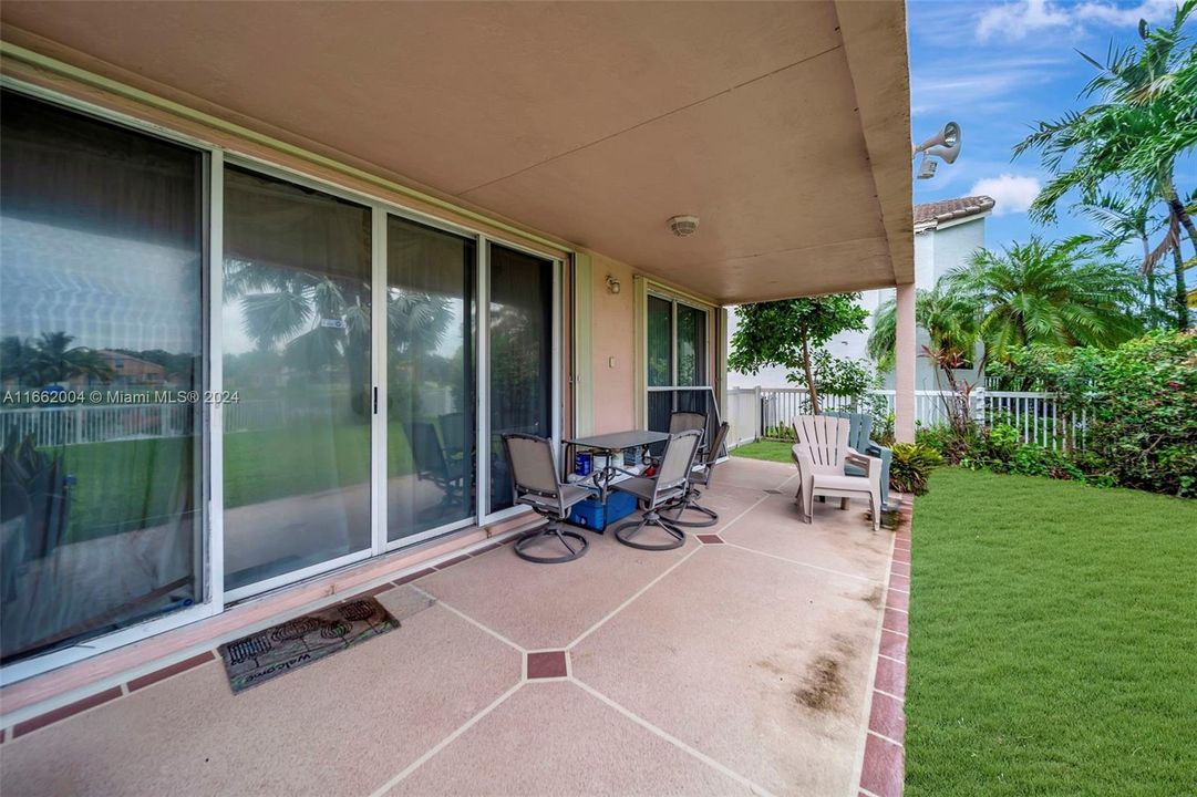 Covered back patio - Just pressure cleaned