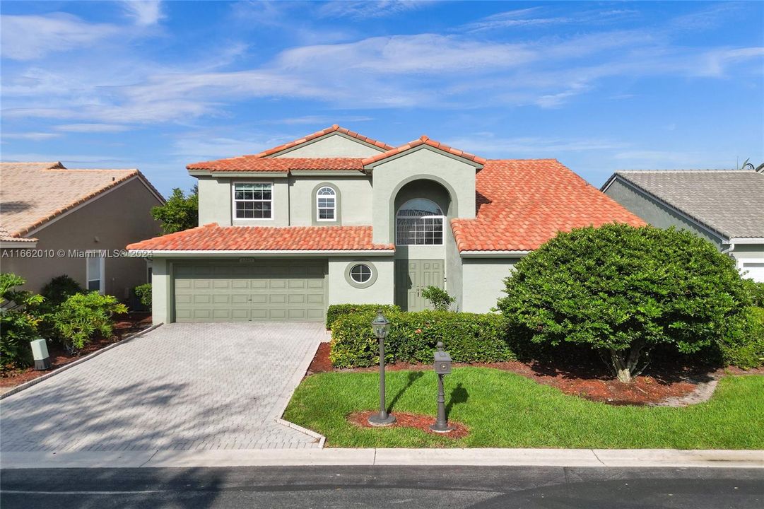 For Sale: $835,000 (3 beds, 2 baths, 2240 Square Feet)