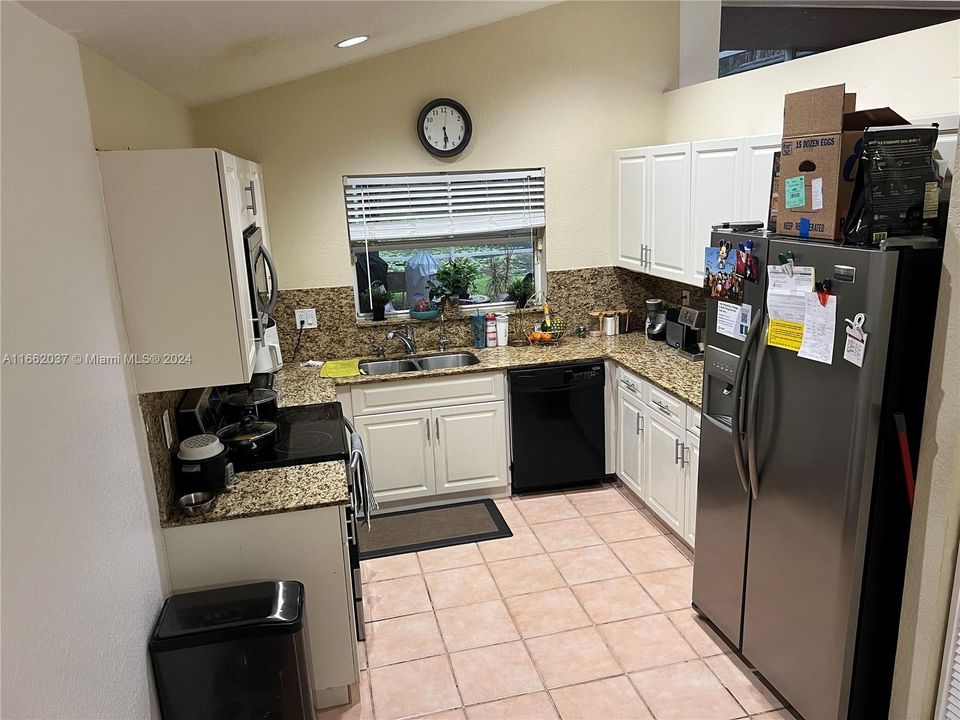 For Rent: $3,950 (3 beds, 2 baths, 1532 Square Feet)