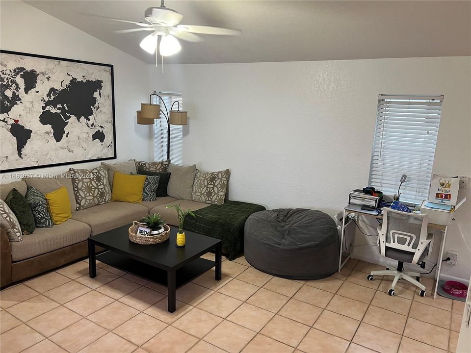 For Rent: $3,950 (3 beds, 2 baths, 1532 Square Feet)