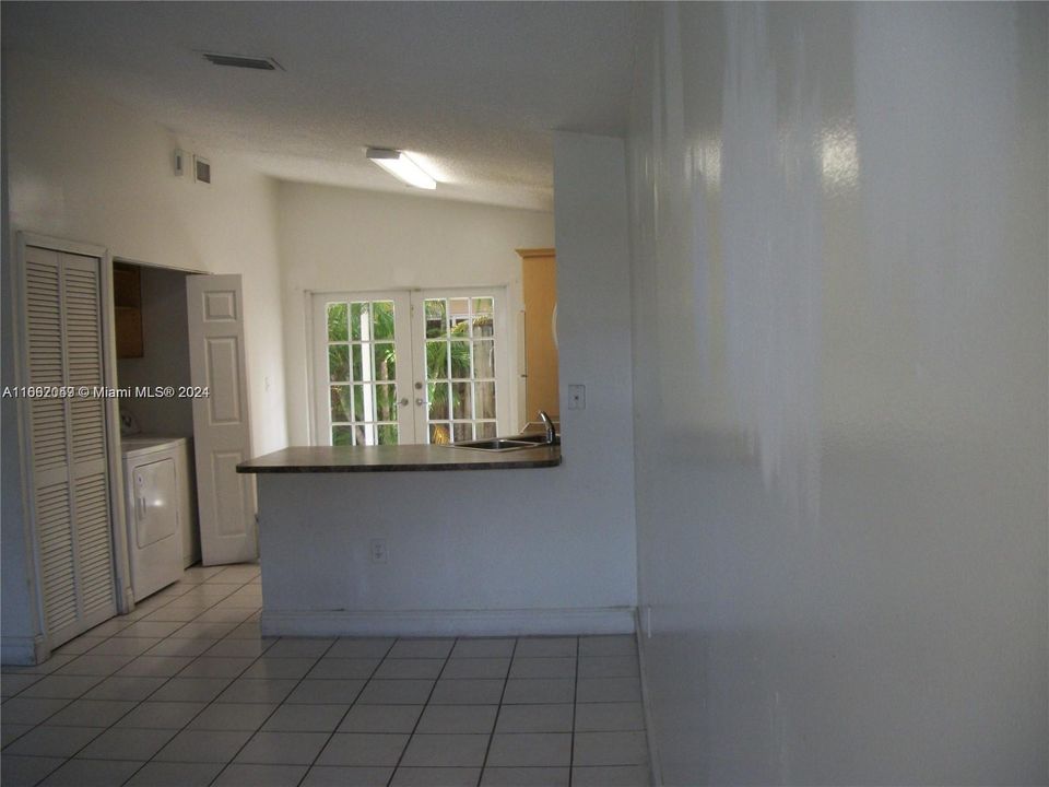 For Rent: $2,900 (2 beds, 2 baths, 1180 Square Feet)