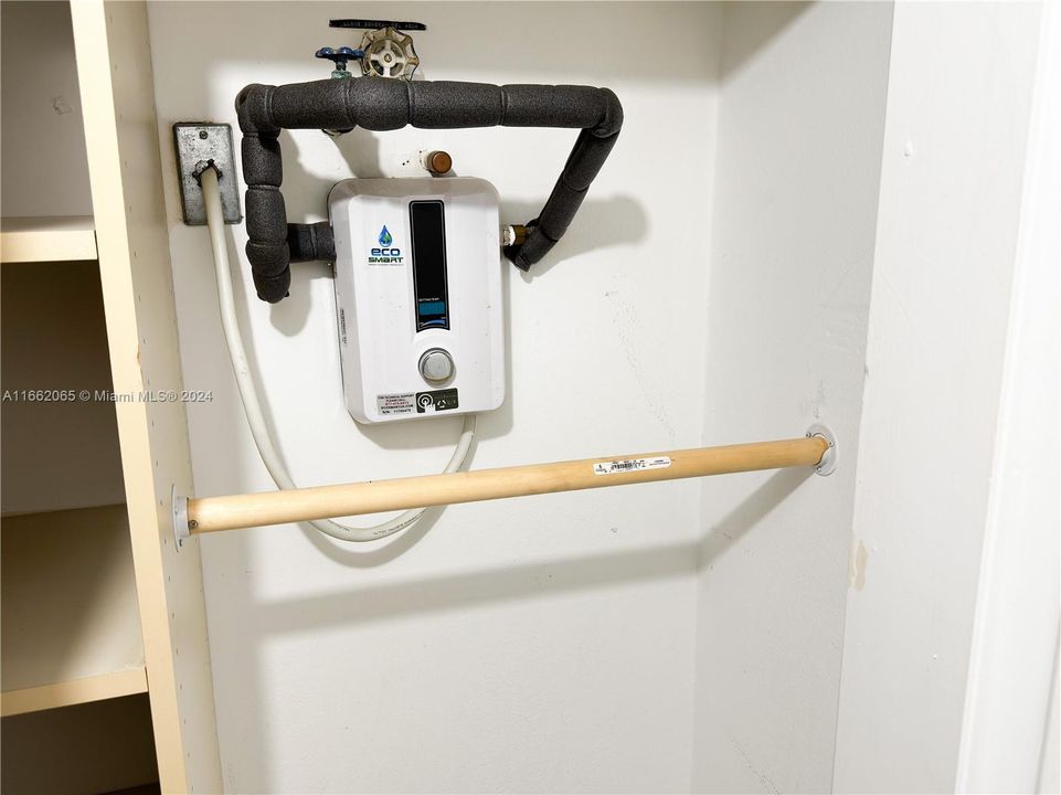 Tankless water heater