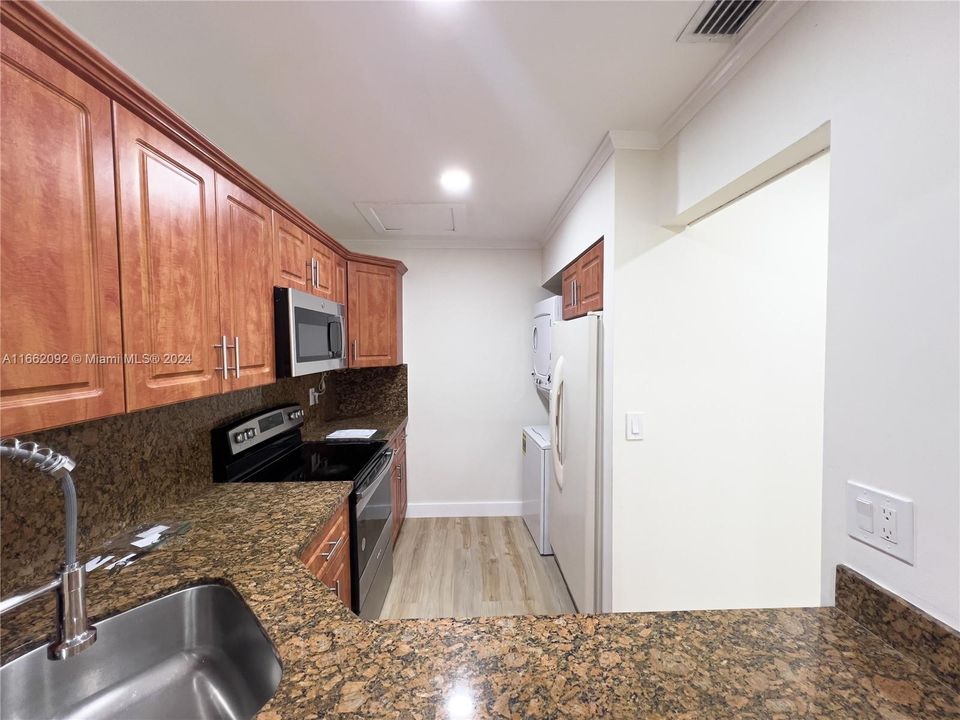 For Rent: $2,299 (2 beds, 2 baths, 747 Square Feet)