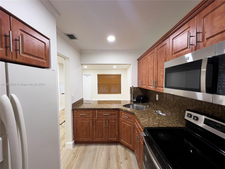 For Rent: $2,299 (2 beds, 2 baths, 747 Square Feet)