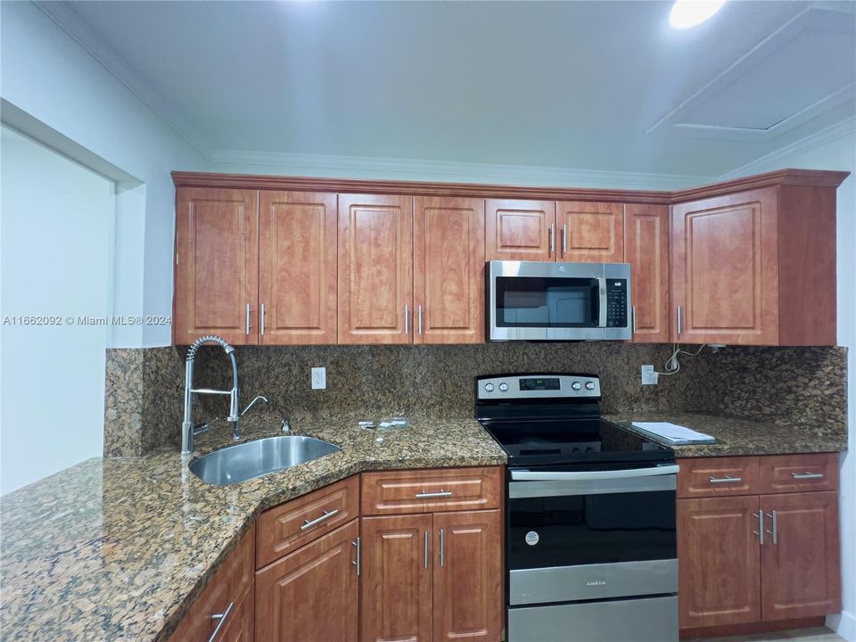 For Rent: $2,299 (2 beds, 2 baths, 747 Square Feet)