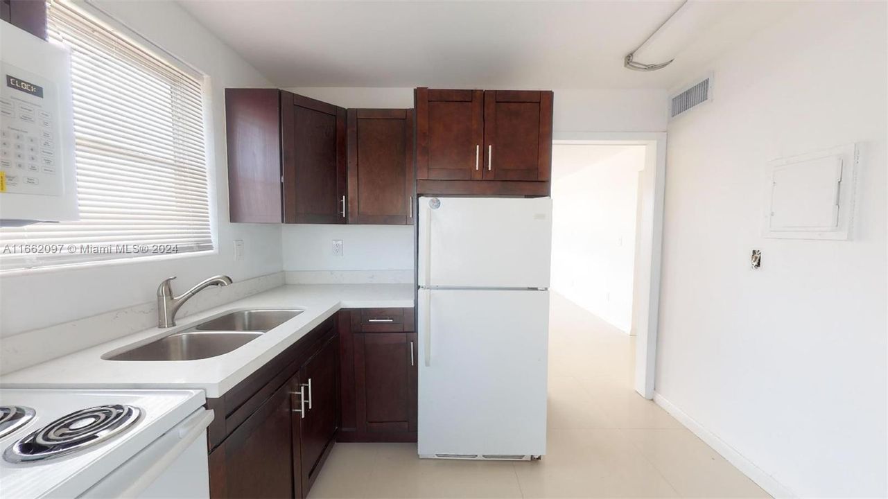 For Rent: $1,650 (1 beds, 1 baths, 668 Square Feet)