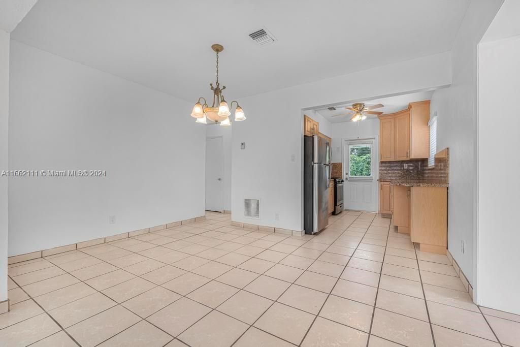 For Sale: $619,900 (2 beds, 1 baths, 905 Square Feet)